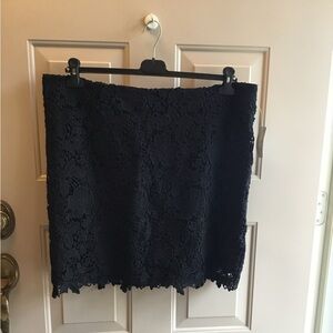 Black lace skirt. Sz. 2X NWT Comes from smoke, free, pet free home.